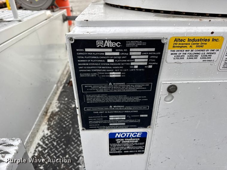 image for item ER0285 2014 International 4400 bucket truck