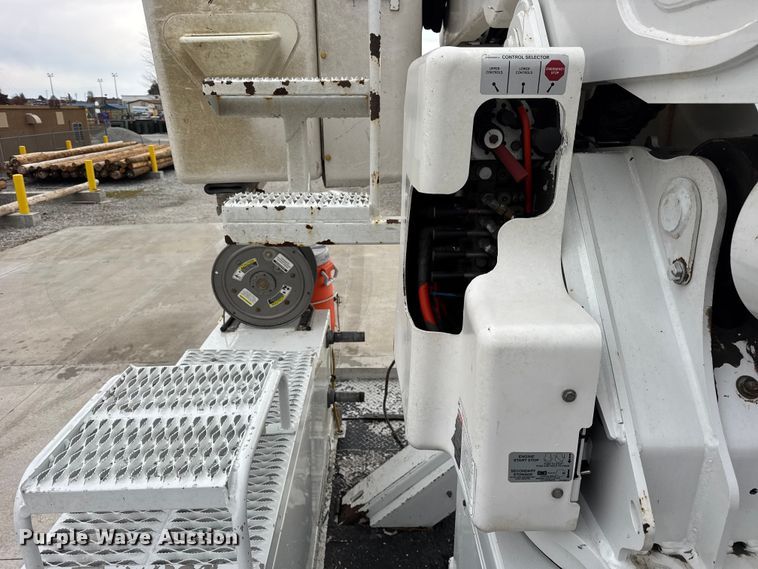 image for item ER0285 2014 International 4400 bucket truck