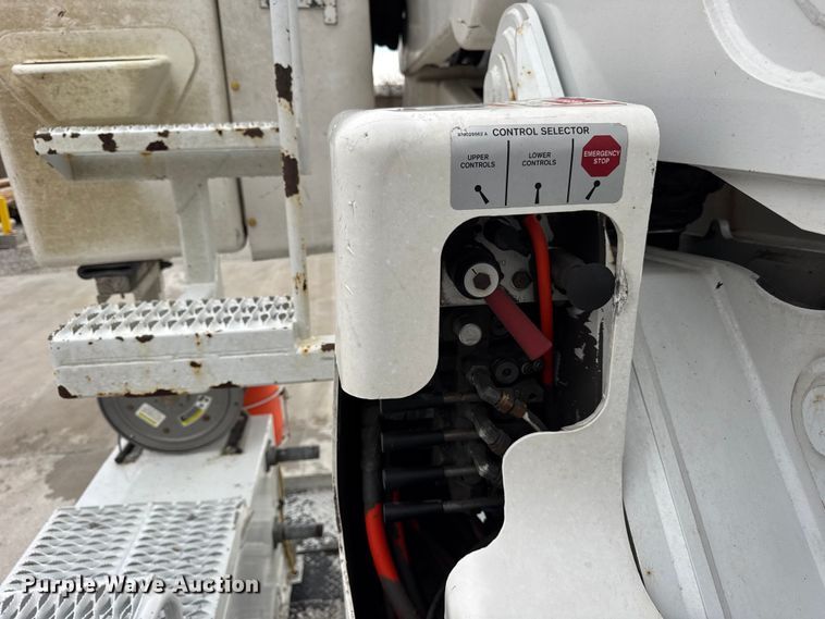 image for item ER0285 2014 International 4400 bucket truck