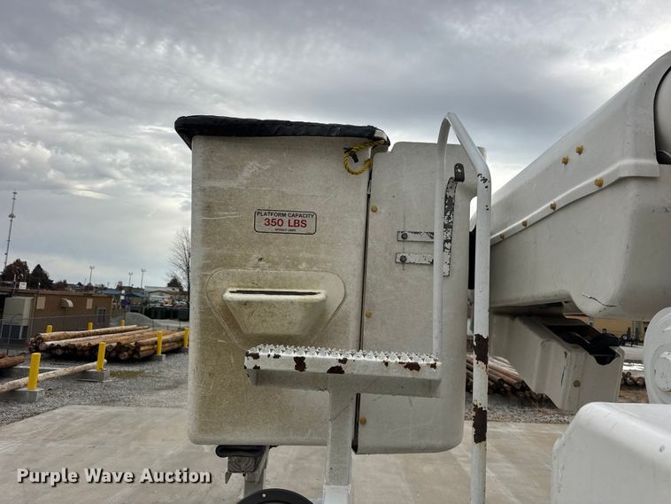 image for item ER0285 2014 International 4400 bucket truck