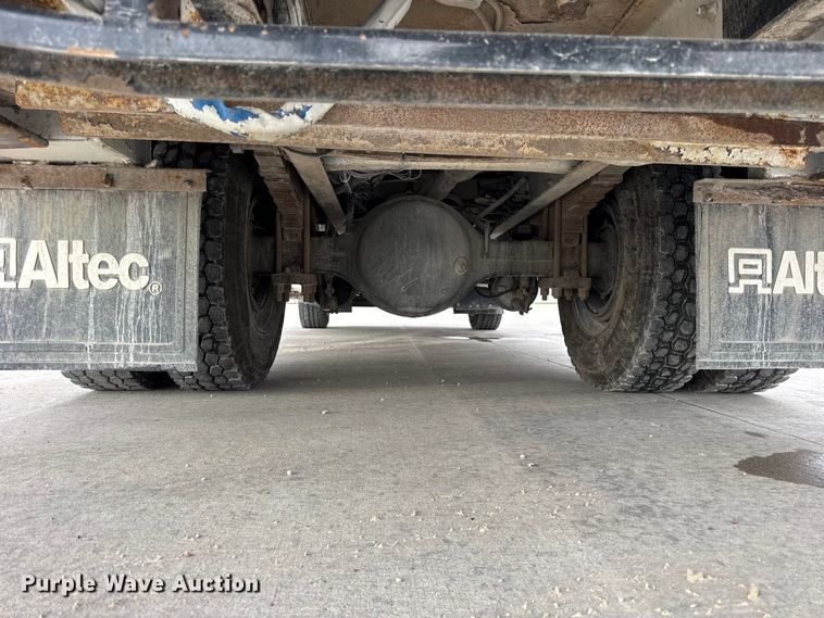 image for item ER0285 2014 International 4400 bucket truck