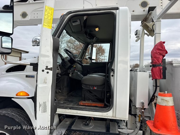 image for item ER0285 2014 International 4400 bucket truck