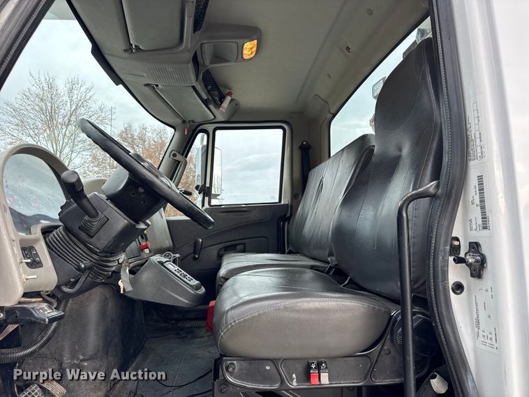 image for item ER0285 2014 International 4400 bucket truck