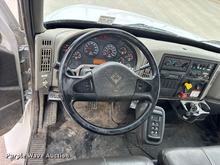 image for item ER0285 2014 International 4400 bucket truck