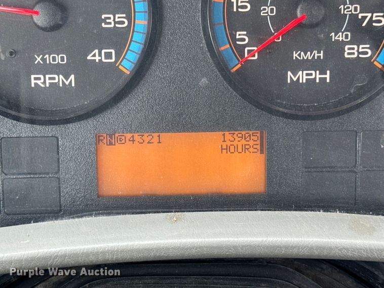 image for item ER0285 2014 International 4400 bucket truck