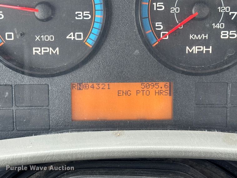 image for item ER0285 2014 International 4400 bucket truck