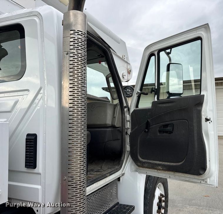 image for item ER0285 2014 International 4400 bucket truck