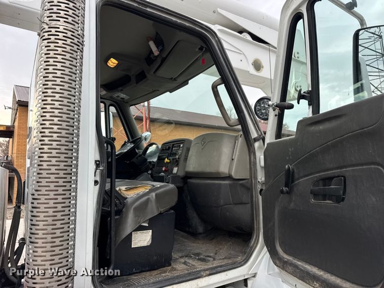 image for item ER0285 2014 International 4400 bucket truck