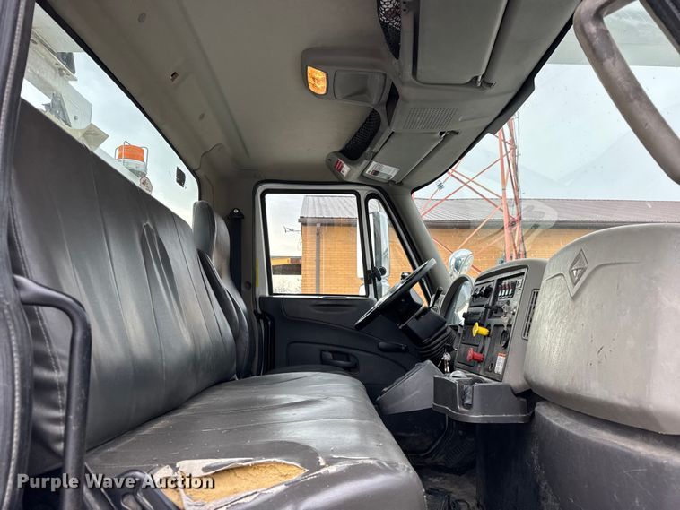 image for item ER0285 2014 International 4400 bucket truck