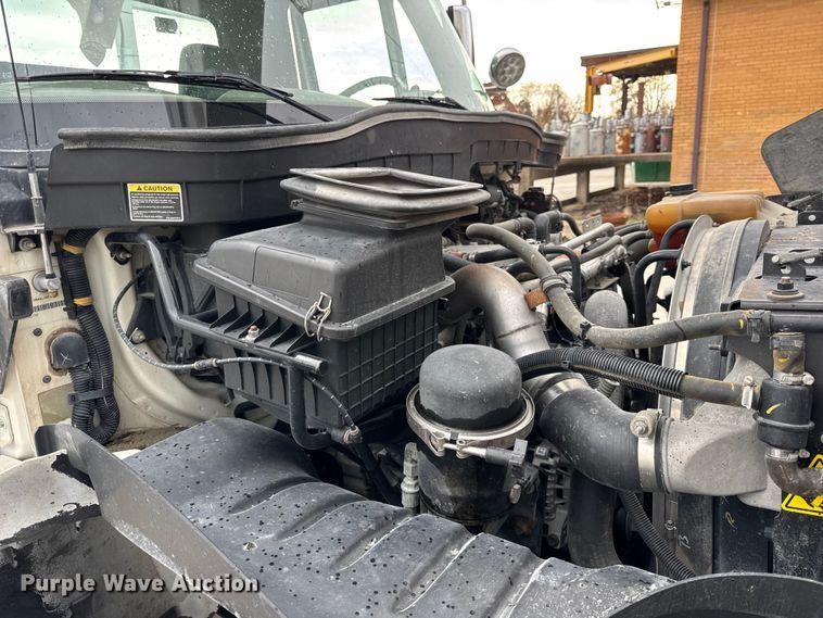 image for item ER0285 2014 International 4400 bucket truck