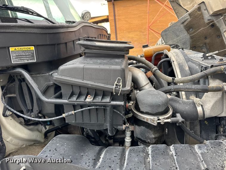 image for item ER0285 2014 International 4400 bucket truck