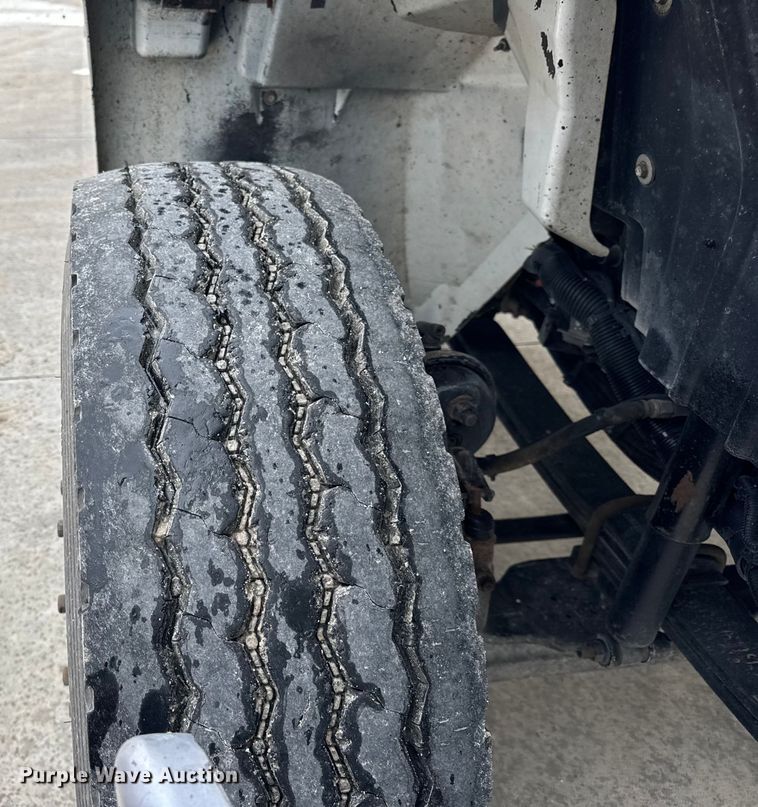 image for item ER0285 2014 International 4400 bucket truck