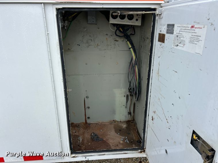 image for item ET6573 2009 Freightliner Business Class M2 utility / service truck