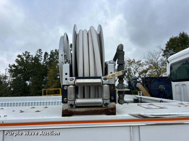 image for item ET6573 2009 Freightliner Business Class M2 utility / service truck