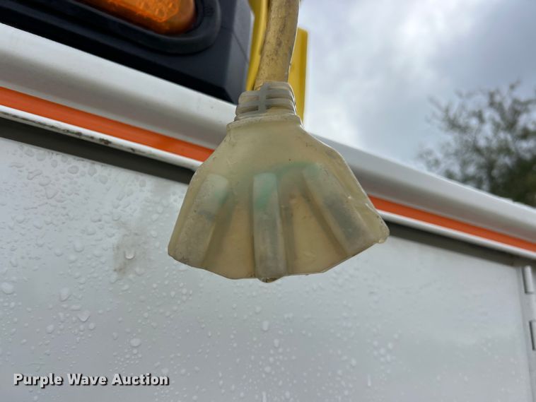 image for item ET6573 2009 Freightliner Business Class M2 utility / service truck