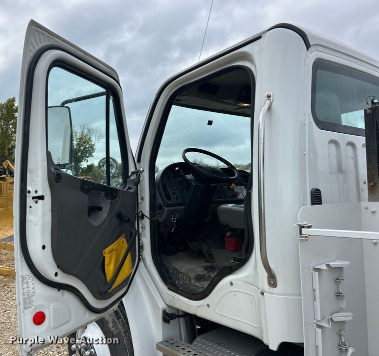 image for item ET6573 2009 Freightliner Business Class M2 utility / service truck