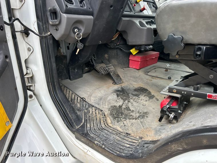 image for item ET6573 2009 Freightliner Business Class M2 utility / service truck