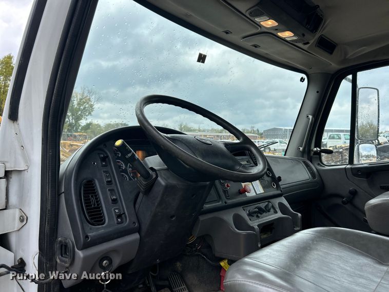 image for item ET6573 2009 Freightliner Business Class M2 utility / service truck