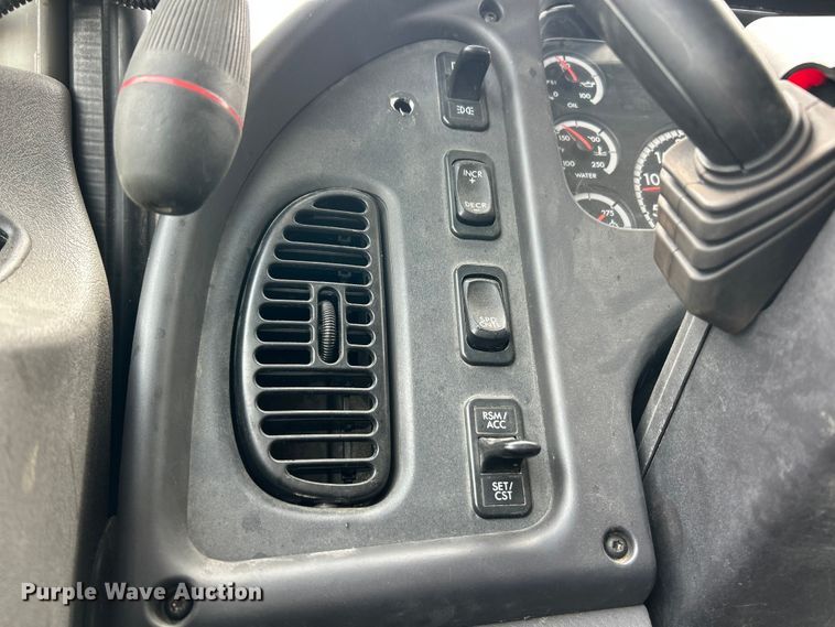 image for item ET6573 2009 Freightliner Business Class M2 utility / service truck