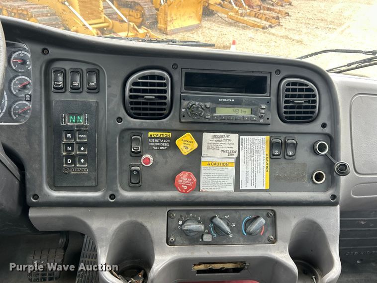 image for item ET6573 2009 Freightliner Business Class M2 utility / service truck