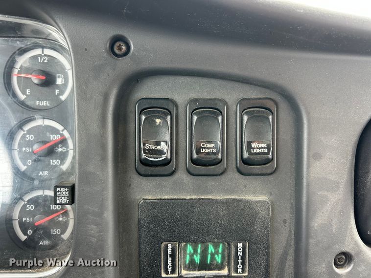 image for item ET6573 2009 Freightliner Business Class M2 utility / service truck