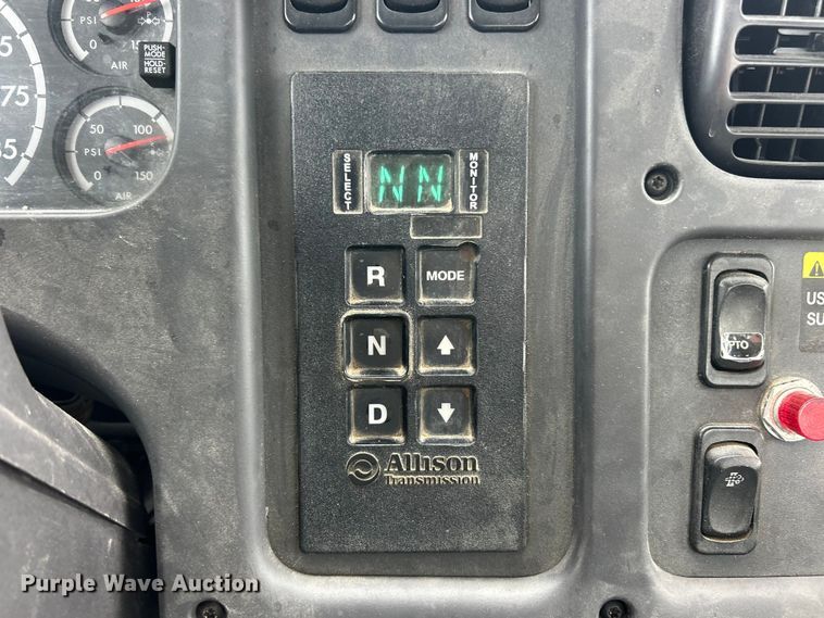 image for item ET6573 2009 Freightliner Business Class M2 utility / service truck