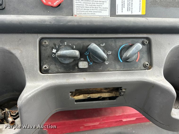 image for item ET6573 2009 Freightliner Business Class M2 utility / service truck