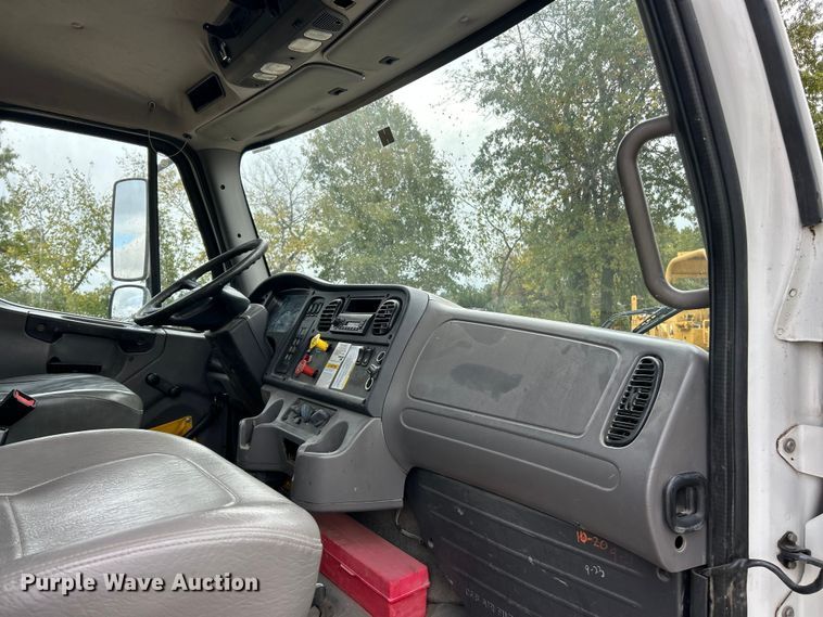 image for item ET6573 2009 Freightliner Business Class M2 utility / service truck