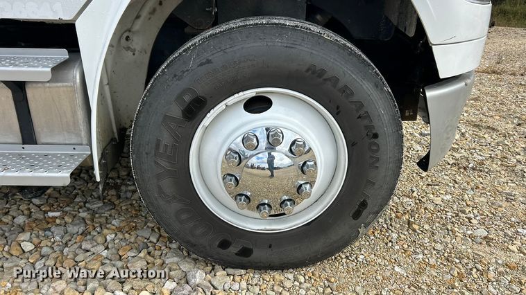 image for item ET6573 2009 Freightliner Business Class M2 utility / service truck