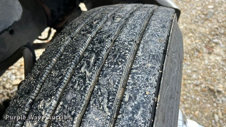 image for item ET6573 2009 Freightliner Business Class M2 utility / service truck