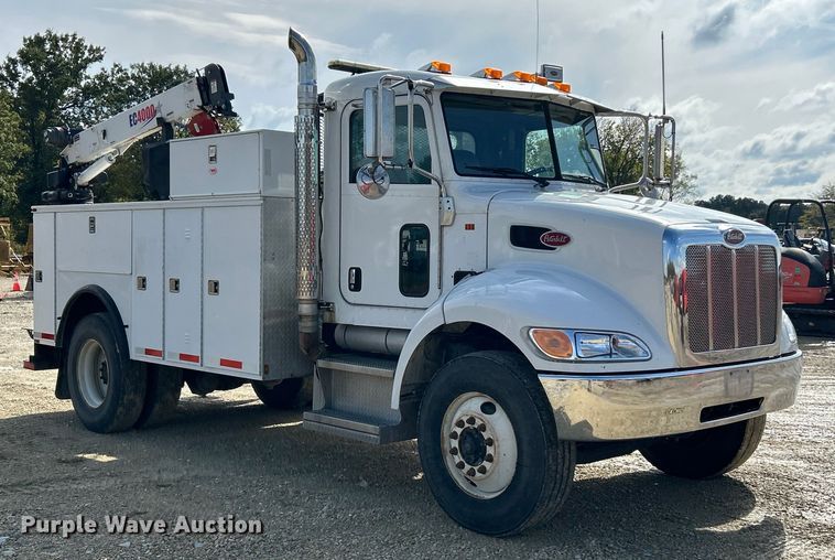 image for item ET6574 2010 Peterbilt 337 utility / service truck