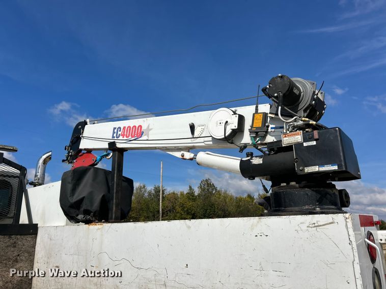 image for item ET6574 2010 Peterbilt 337 utility / service truck