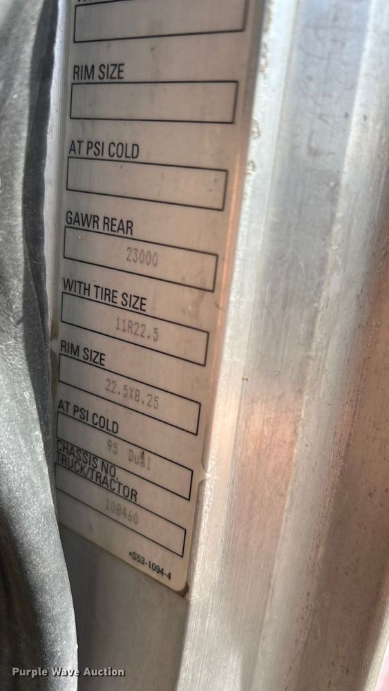 image for item ET6574 2010 Peterbilt 337 utility / service truck