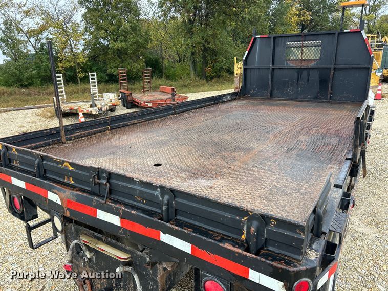 image for item ET6575 1995 International 4900 flatbed truck