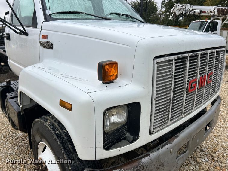 image for item ET6576 1999 Chevrolet C7500 truck cab and chassis