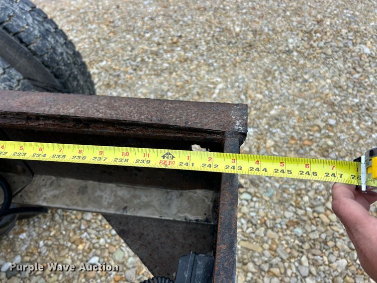 image for item ET6576 1999 Chevrolet C7500 truck cab and chassis