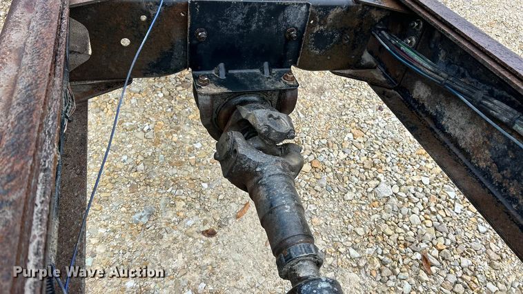 image for item ET6576 1999 Chevrolet C7500 truck cab and chassis