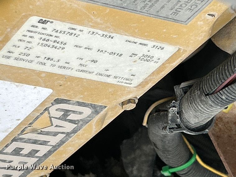 image for item ET6576 1999 Chevrolet C7500 truck cab and chassis