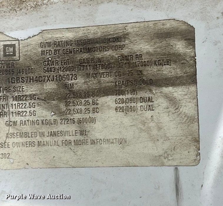 image for item ET6576 1999 Chevrolet C7500 truck cab and chassis