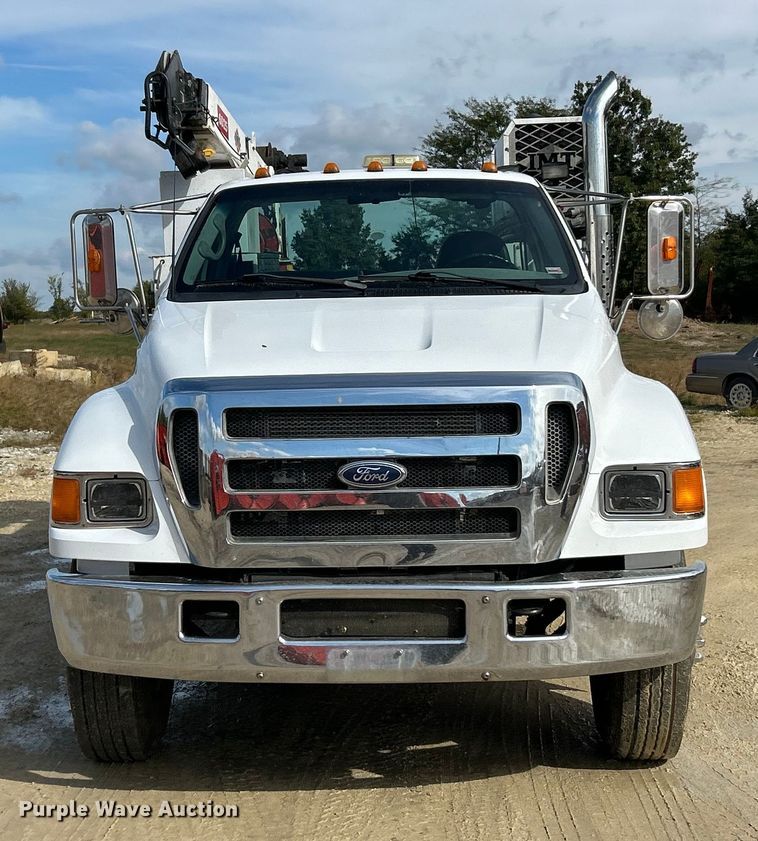 image for item ET6579 2005 Ford F750 Super Duty utility / service truck