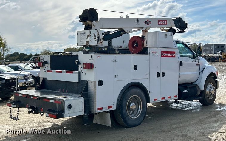 image for item ET6579 2005 Ford F750 Super Duty utility / service truck