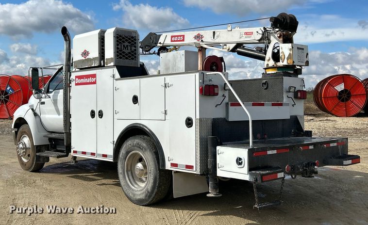 image for item ET6579 2005 Ford F750 Super Duty utility / service truck