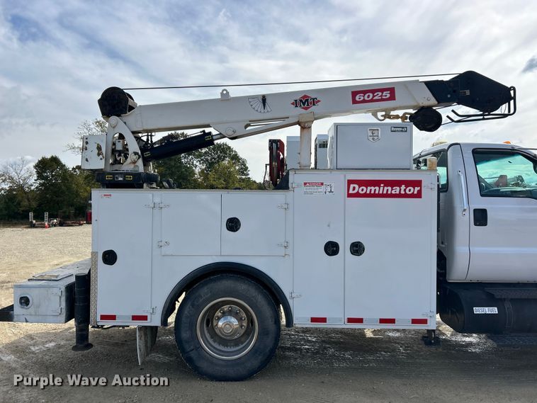 image for item ET6579 2005 Ford F750 Super Duty utility / service truck