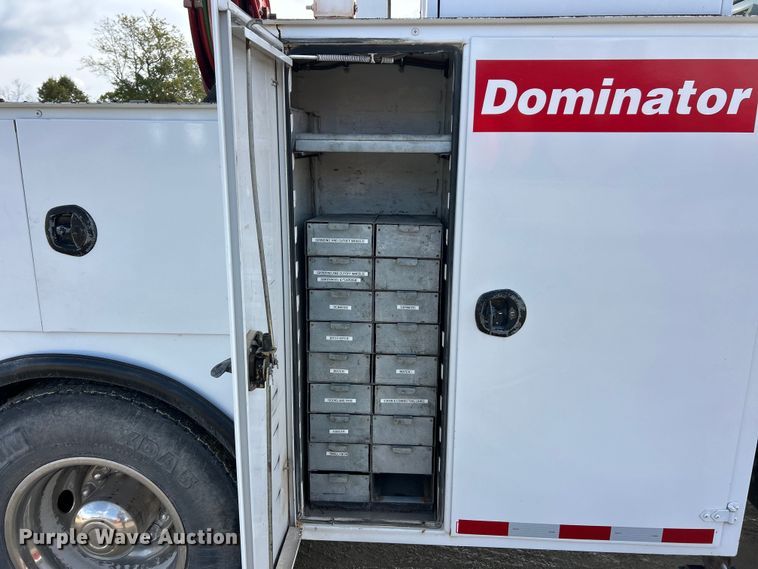 image for item ET6579 2005 Ford F750 Super Duty utility / service truck