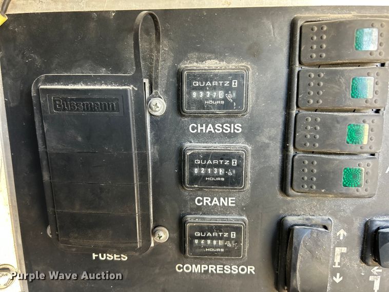 image for item ET6579 2005 Ford F750 Super Duty utility / service truck