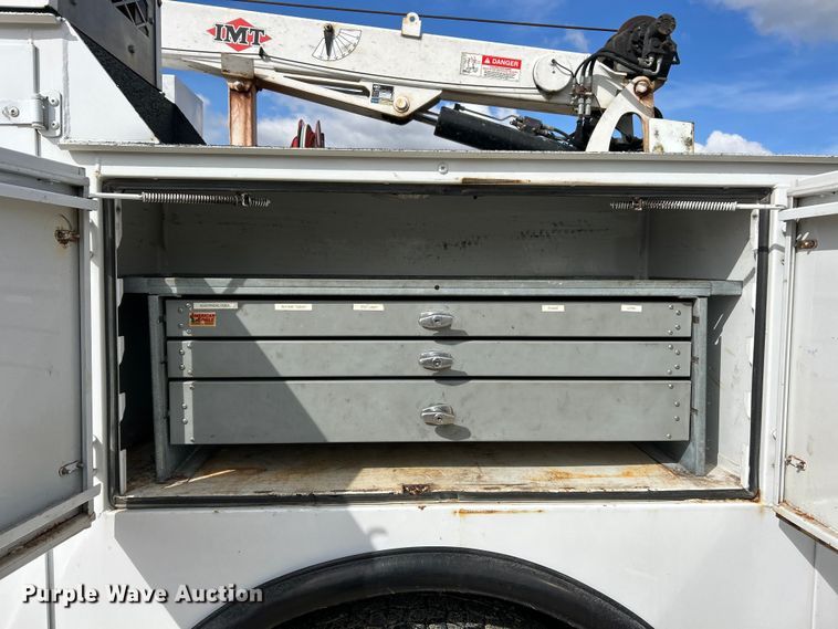 image for item ET6579 2005 Ford F750 Super Duty utility / service truck