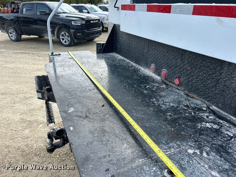 image for item ET6579 2005 Ford F750 Super Duty utility / service truck