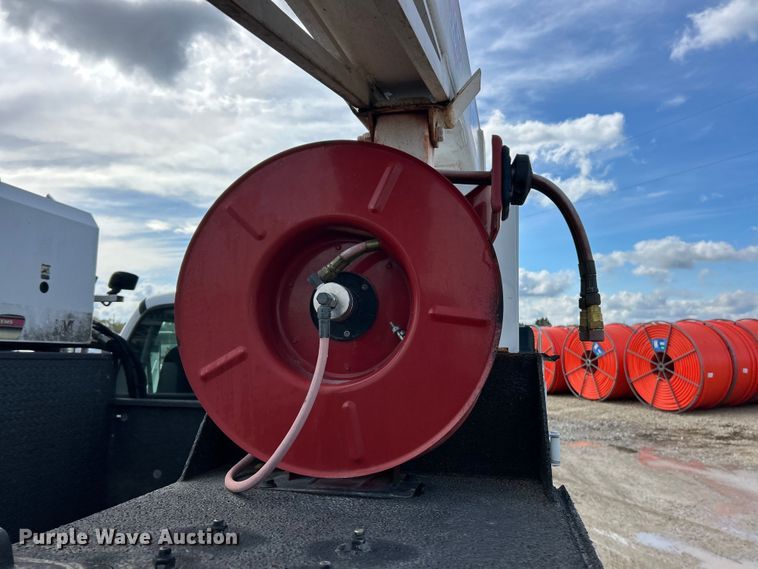 image for item ET6579 2005 Ford F750 Super Duty utility / service truck