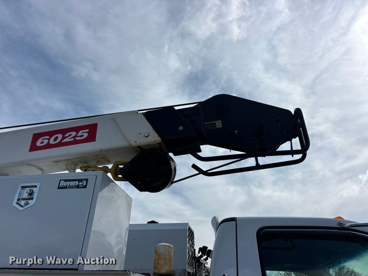 image for item ET6579 2005 Ford F750 Super Duty utility / service truck