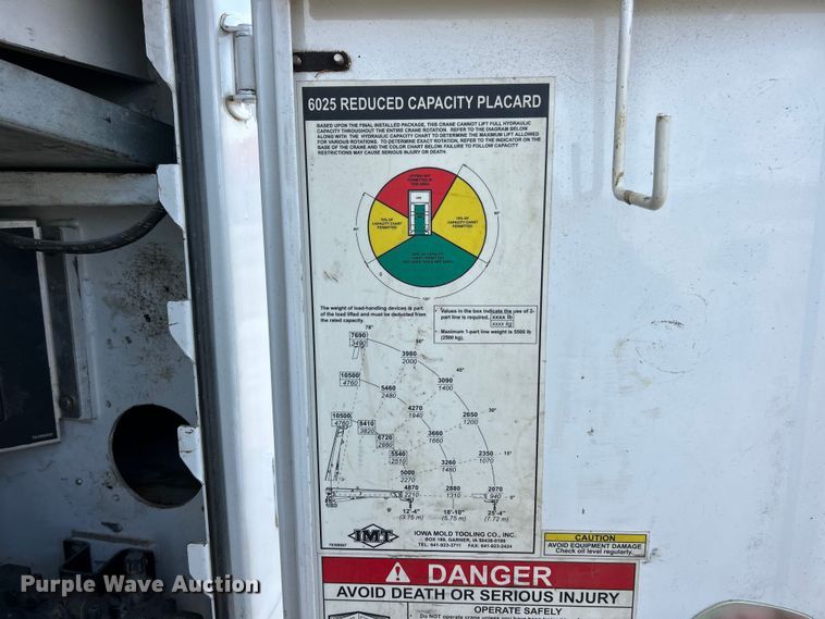 image for item ET6579 2005 Ford F750 Super Duty utility / service truck